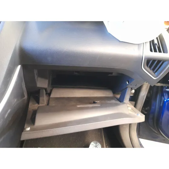 Guantera para Ford Focus Iii