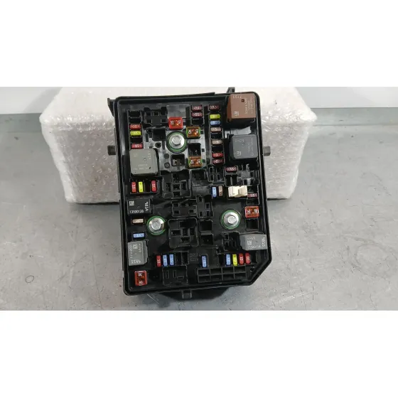 Caja Reles / Fusibles para Opel Astra K (B16)