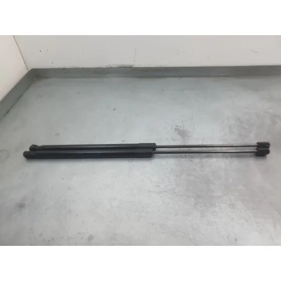 Amortiguadores Maletero / Porton para Ford Focus Iii