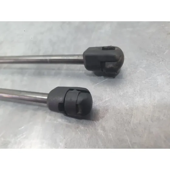 Amortiguadores Maletero / Porton para Ford Focus Iii