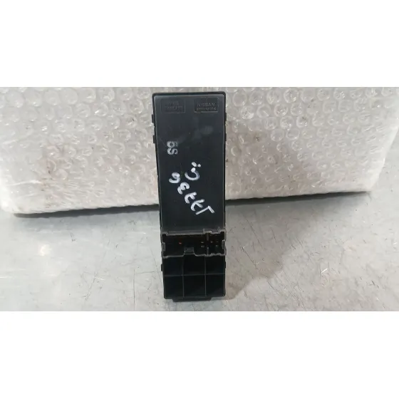 Mando Elevalunas Delantero Izquierdo para Nissan Micra V (K14)