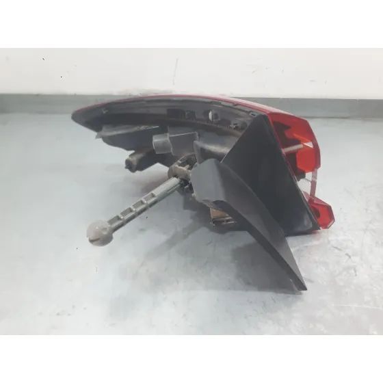 Piloto Trasero Derecho Exterior para Renault Clio V (B7_)