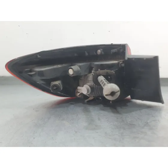 Piloto Trasero Derecho Exterior para Renault Clio V (B7_)