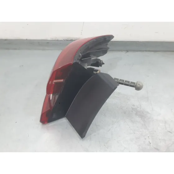 Piloto Trasero Izquierdo Exterior para Renault Clio V (B7_)