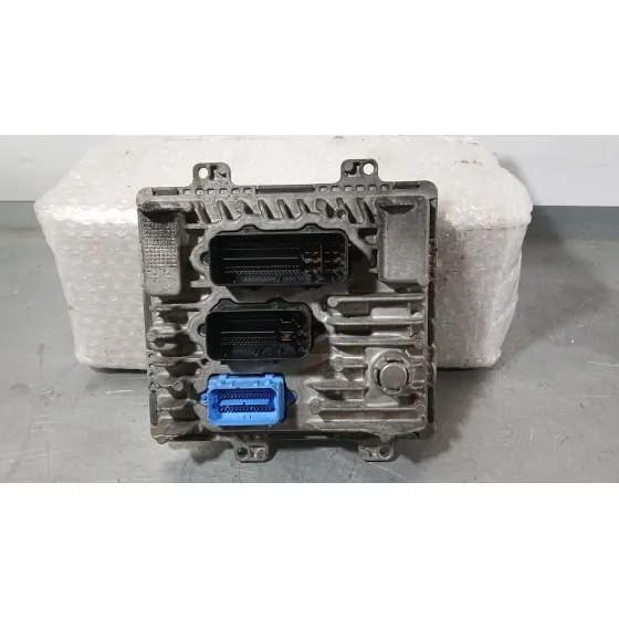 Centralita Motor Uce para Opel Zafira Tourer C (P12)
