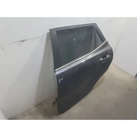Puerta Trasera Izquierda para Kia Stonic (Yb)
