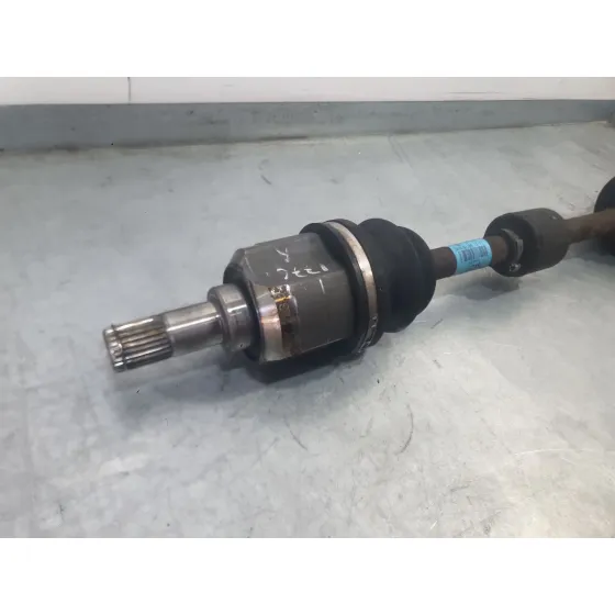 Transmision Delantera Izquierda para Kia Stonic (Yb)