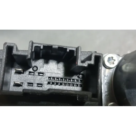 Motor Elevalunas Delantero Derecho para Volkswagen Polo Vi (Aw1, Bz1, Ae1)