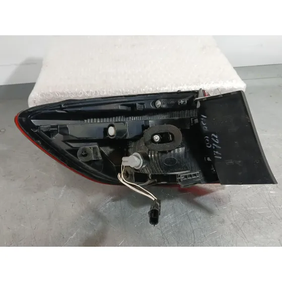 Piloto Trasero Derecho Exterior para Renault Clio V (B7_)
