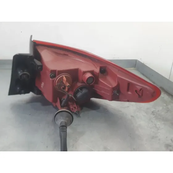 Piloto Trasero Izquierdo Exterior para Kia Stonic (Yb)