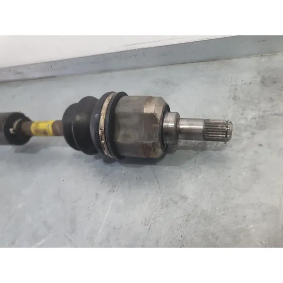 Transmision Delantera Izquierda para Kia Stonic (Yb)