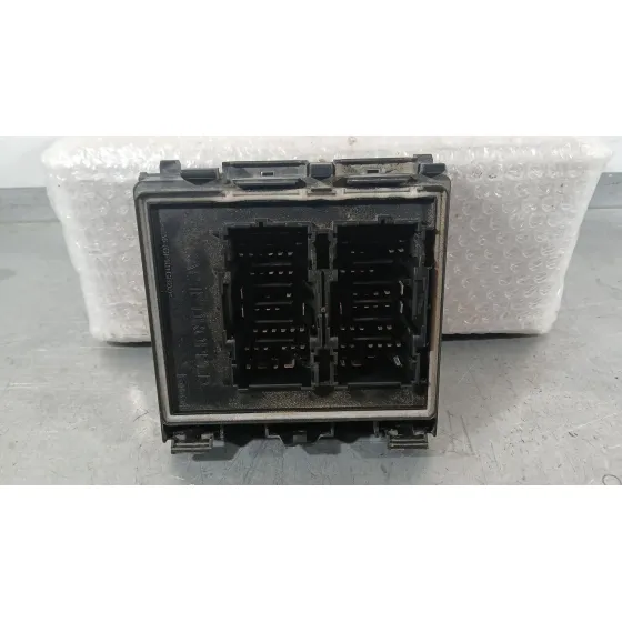 Caja Reles / Fusibles para Ford Puma (J2K, Cf7)