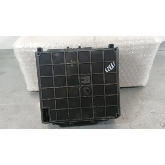 Caja Reles / Fusibles para Ford Puma (J2K, Cf7)
