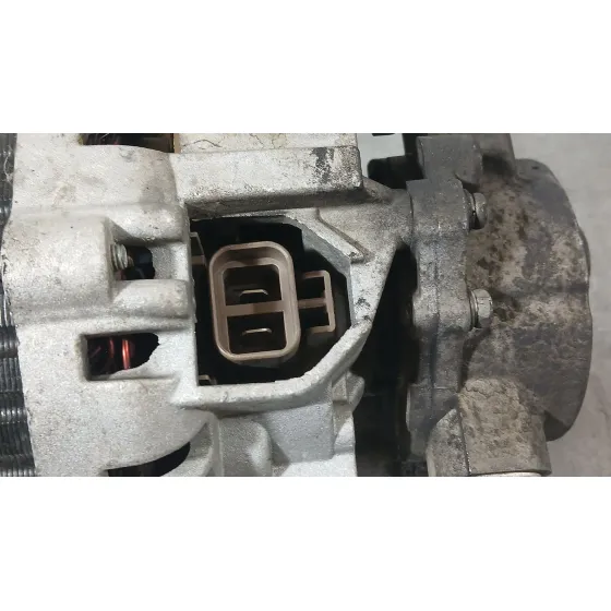 Alternador para Hyundai H-1 / Starex Autobus (A1)