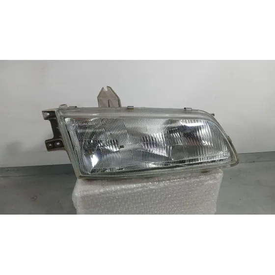 Faro Derecho para Hyundai H-1 / Starex Autobus (A1)