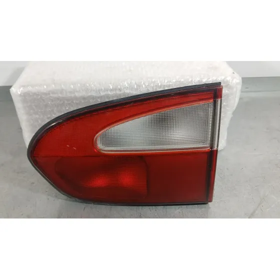 Piloto Trasero Derecho Interior para Hyundai H-1 / Starex Autobus (A1)