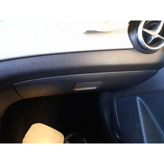 Guantera para Mercedes-Benz Cla Coupe (C117)