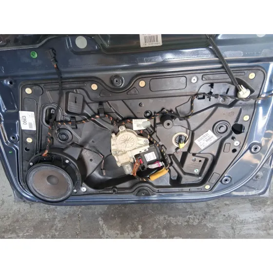 Elevalunas Delantero Derecho para Volkswagen Golf Plus V (5M1, 521)