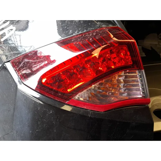 Piloto Trasero Izquierdo Exterior para Renault Laguna Iii (Bt0/1)