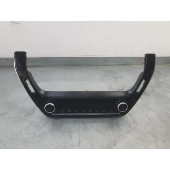 Mando Climatizador para Toyota Corolla Sedan (_E21_)