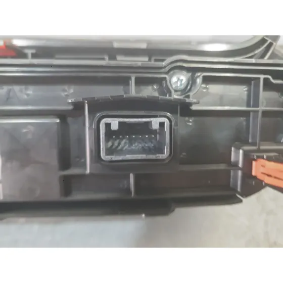 Mando Climatizador para Toyota Corolla Sedan (_E21_)