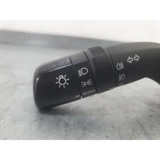 Mando Intermitentes para Toyota Corolla Sedan (_E21_)