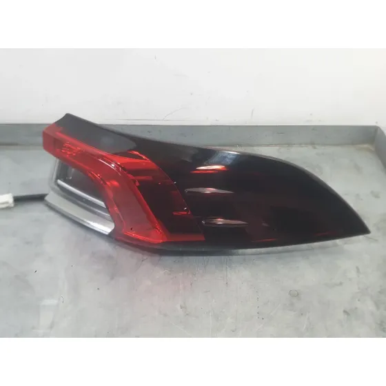 Piloto Trasero Derecho Exterior para Toyota Corolla Sedan (_E21_)