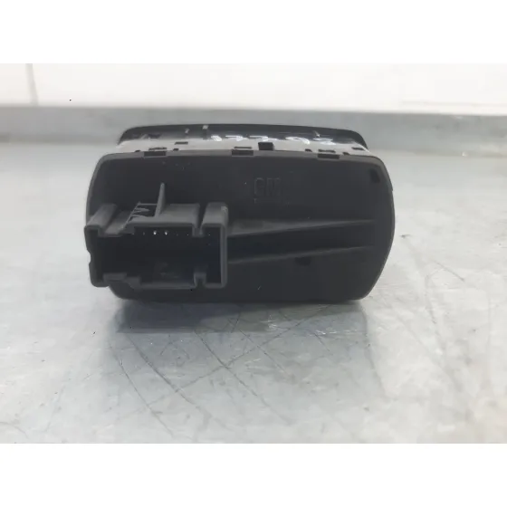 Mando Elevalunas Delantero Izquierdo para Opel Corsa E (X15)