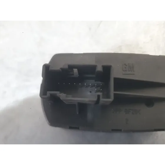 Mando Elevalunas Delantero Izquierdo para Opel Corsa E (X15)