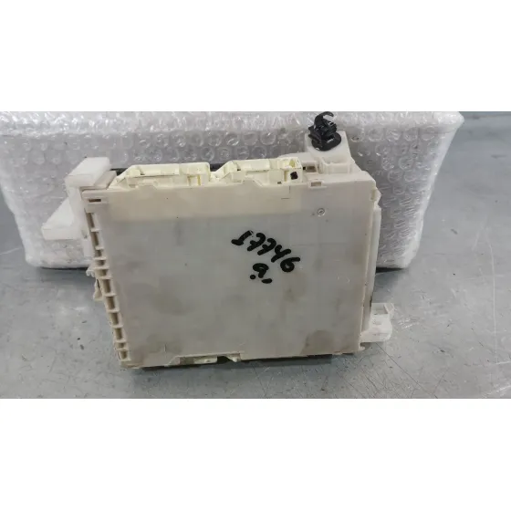 Caja Reles / Fusibles para Toyota Yaris (_P13_)