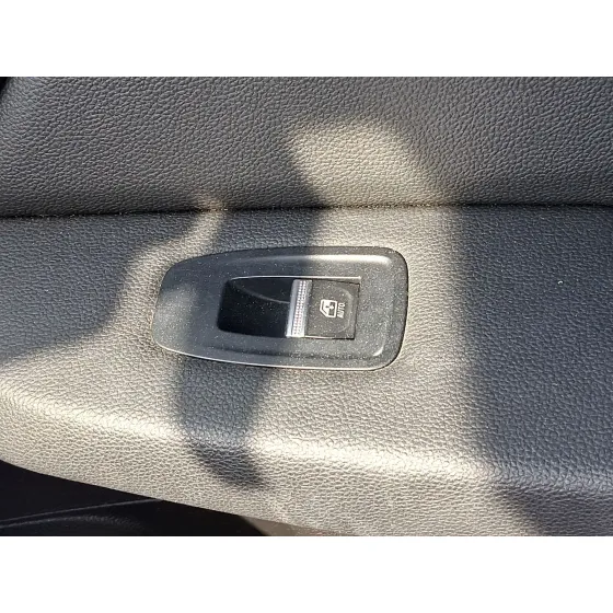 Mando Elevalunas Delantero Derecho para Renault Clio V (B7_)