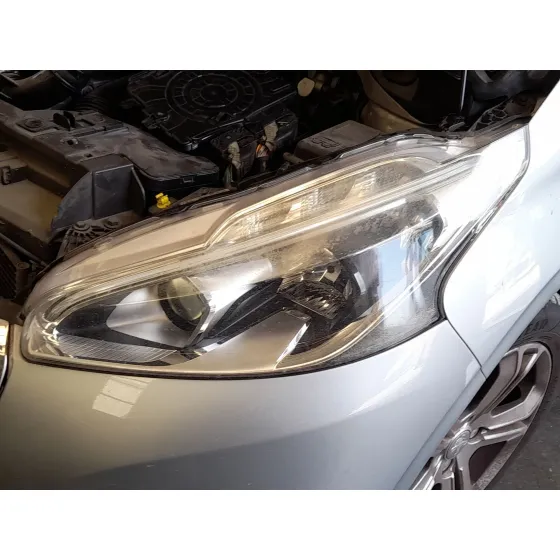 Faro Izquierdo para Peugeot 208 I (Ca_, Cc_)