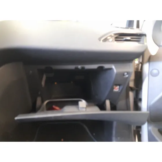 Guantera para Peugeot 208 I (Ca_, Cc_)