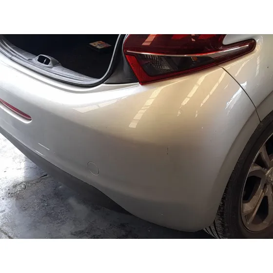 Paragolpes Trasero para Peugeot 208 I (Ca_, Cc_)