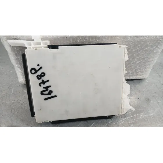 Caja Reles / Fusibles para Toyota Yaris (_P21_, _Pa1_, _Ph1_)