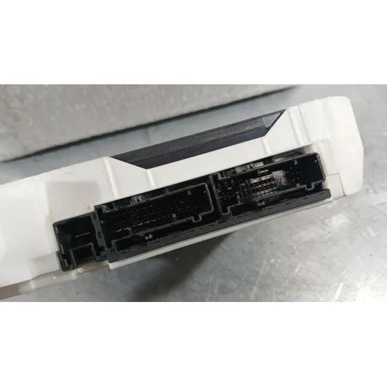 Caja Reles / Fusibles para Toyota Yaris (_P21_, _Pa1_, _Ph1_)