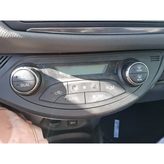 Mando Climatizador para Toyota Yaris (_P13_)