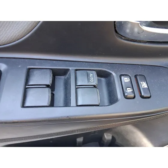 Mando Elevalunas Delantero Izquierdo para Toyota Yaris (_P13_)