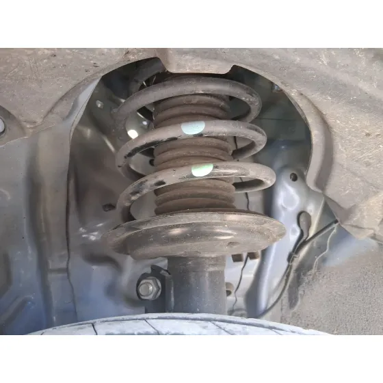 Amortiguador Delantero Izquierdo para Toyota Yaris (_P13_)