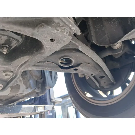 Brazo Suspension Inferior Delantero Izquierdo para Toyota Yaris (_P13_)