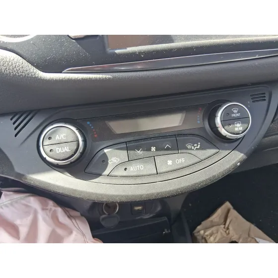 Mando Climatizador para Toyota Yaris (_P13_)