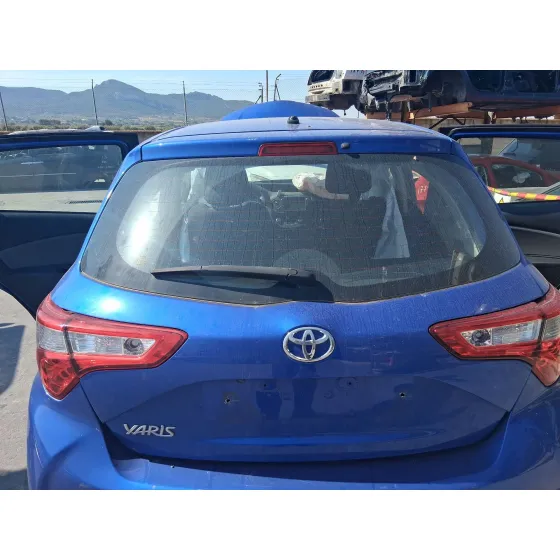 Porton Trasero para Toyota Yaris (_P13_)