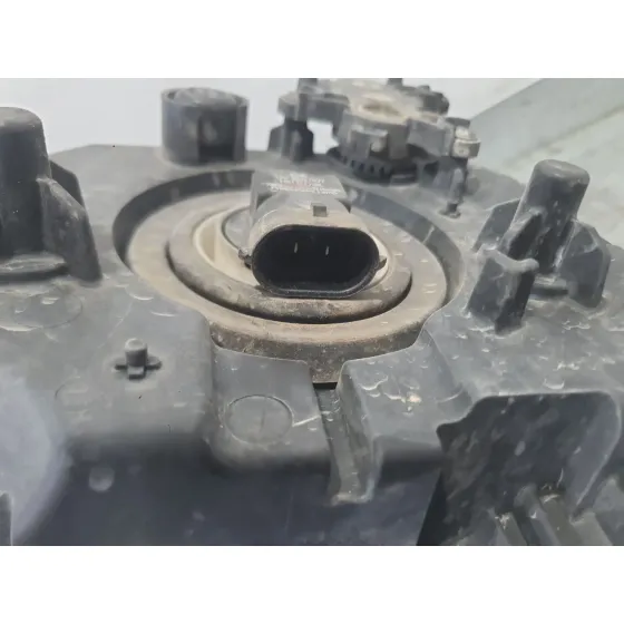 Faro Antiniebla Derecho para Kia Carens Iv