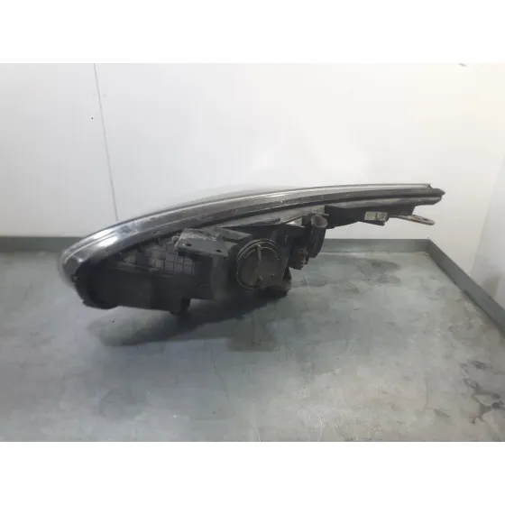 Faro Derecho para Kia Carens Iv