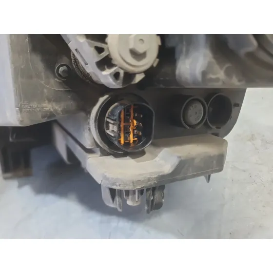 Faro Derecho para Kia Carens Iv