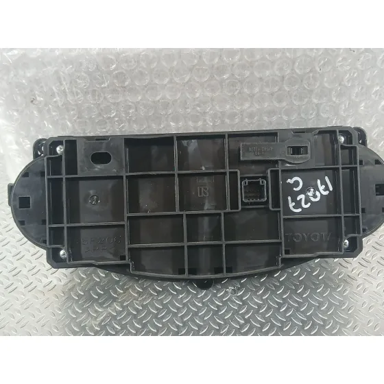 Mando Climatizador para Toyota Yaris (_P13_)