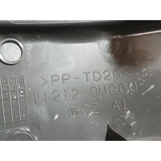 Tapa Motor para Toyota Yaris (_P13_)