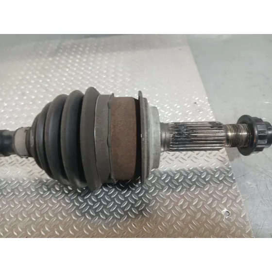 Transmision Delantera Derecha para Toyota Yaris (_P13_)