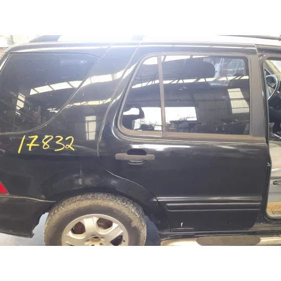 Puerta Trasera Derecha para Mercedes-Benz Clase M (W163)