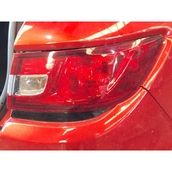 Piloto Trasero Derecho Exterior para Renault Clio Iv (Bh_)